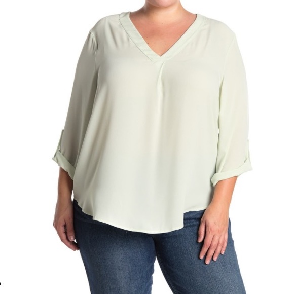 Lush V-Neck Roll Tab 3/4 Sleeve Woven White Top, Size S NWOT - Picture 1 of 9